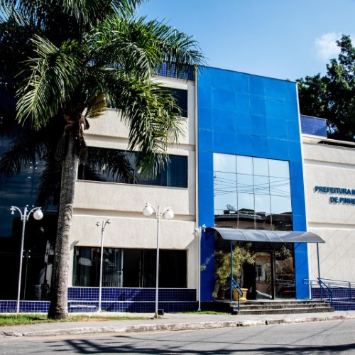 Pinheiral antecipa pagamento da 1ª parcela do 13º salário e injeta cerca de R$ 2,9 milhões na economia local